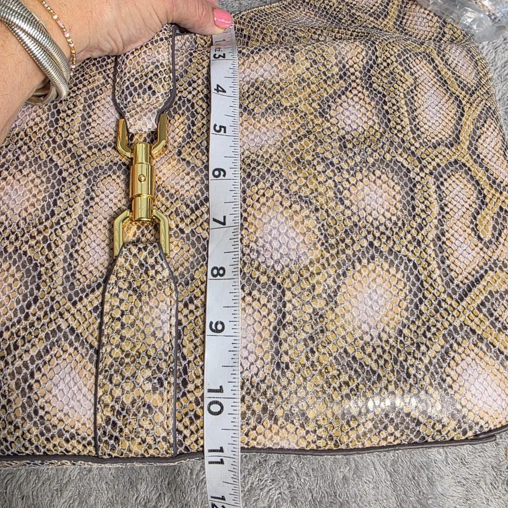 G.I.L.I. Hobo Shoulder Bag Leather Snakeskin Python Print Gold Piston Lock‎ NEW